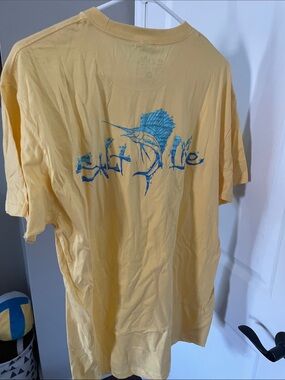 Men’s Salt Life Yellow Short Sleeve Tee with Blue Sailfish Graphic large